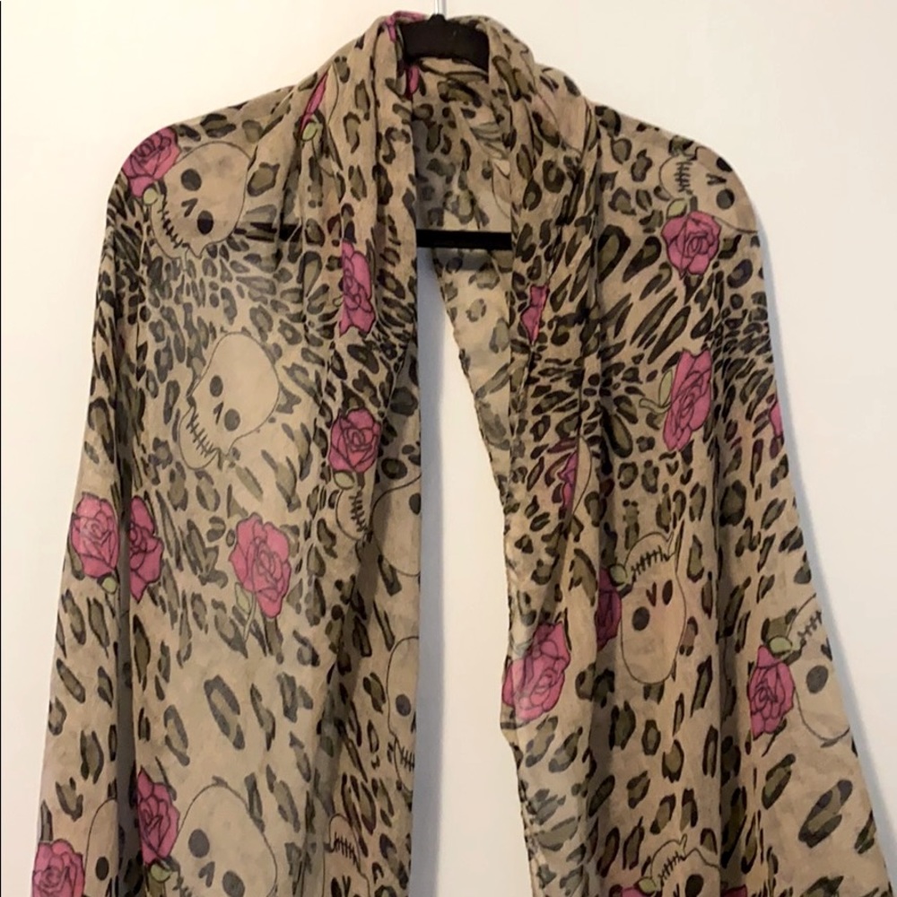 Skull Patterned Scarf 💗💀